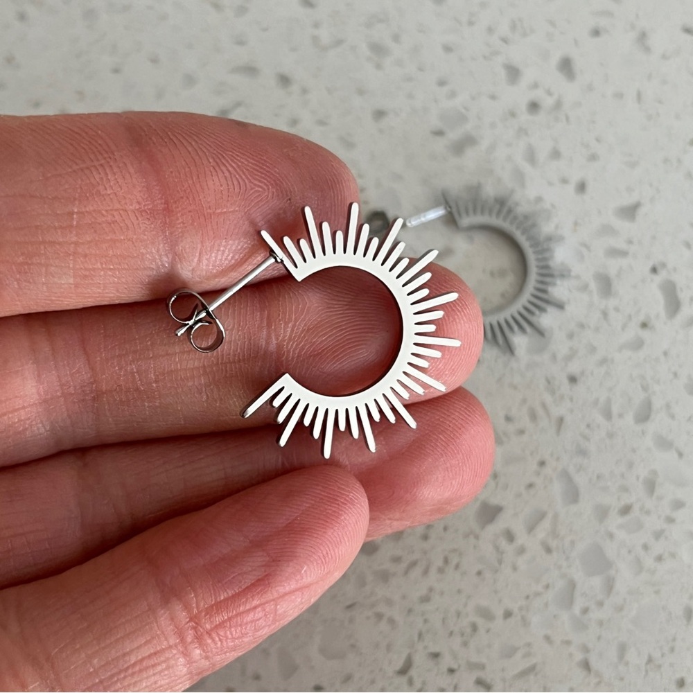 Stainless steel Sunburst Hoop Earrings in silver color